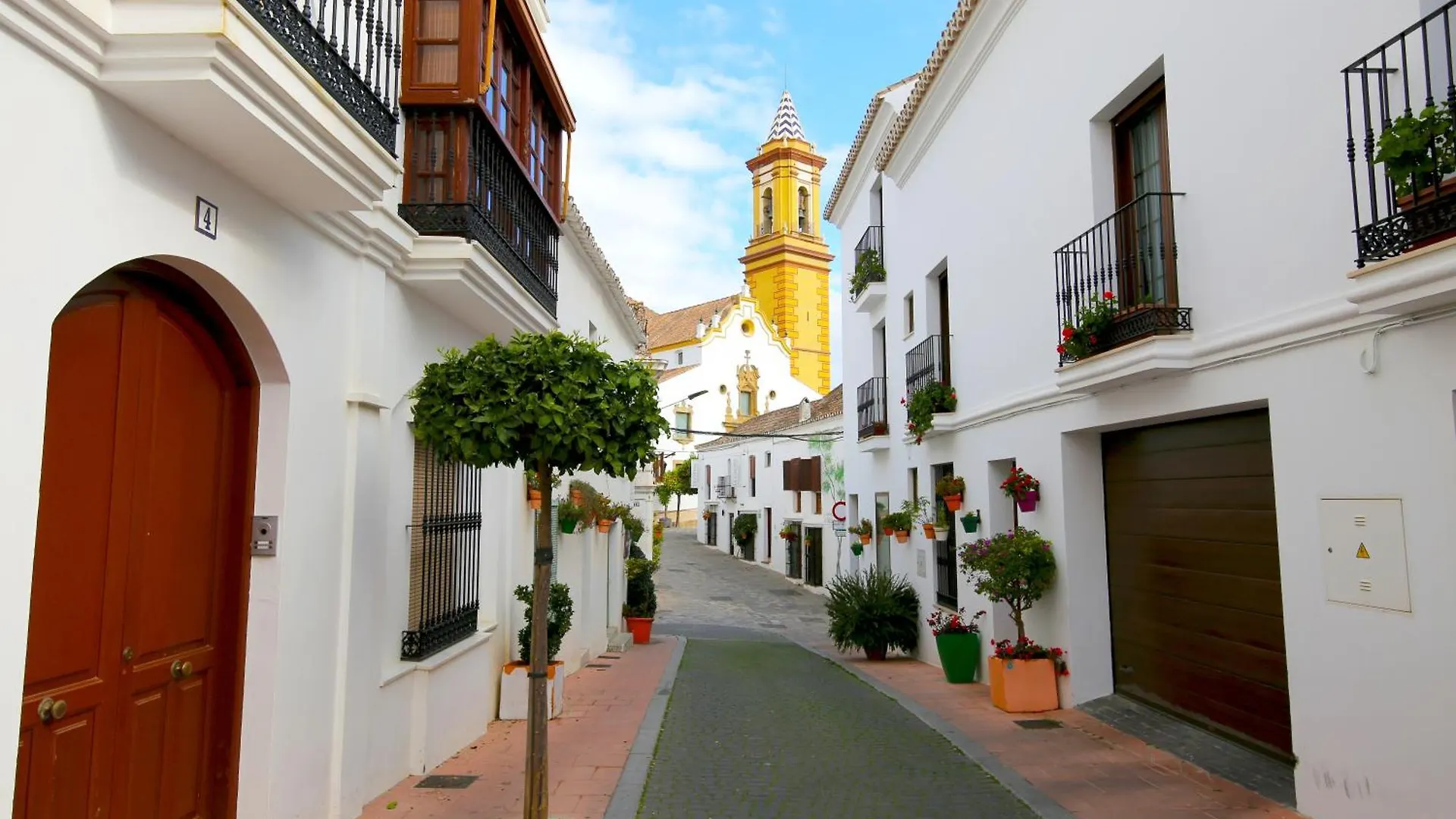 Estepona Centre Apartment Nella