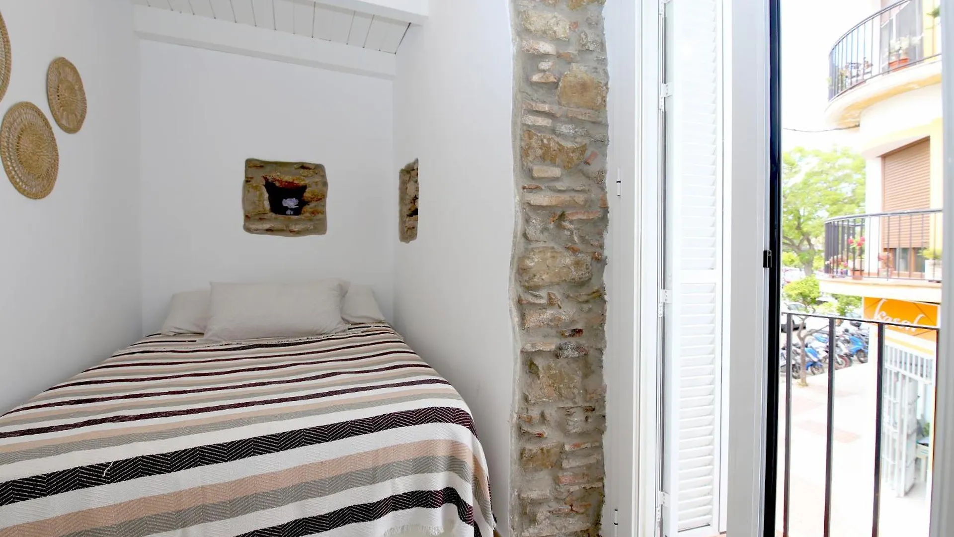 Estepona Centre Apartment Nella